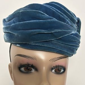 Vintage blue pillbox hat, Blum store